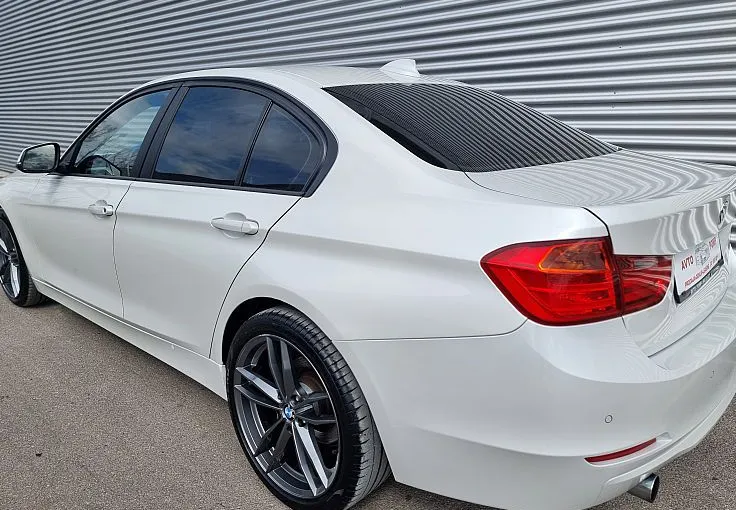 Zunanja slika - BMW Serija 3 - : 318d-PERLA BELA-SPORT PAKET-NAVI+19COL - 3