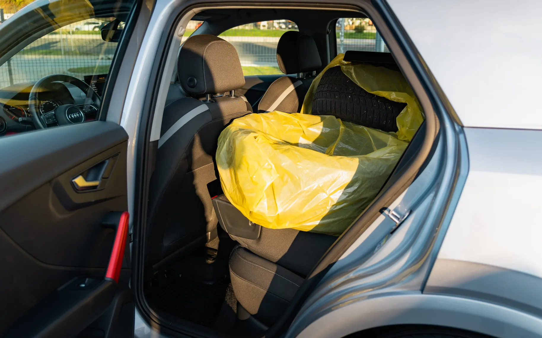 Notranja slika - Audi Q2 - quattro 2,0 TDI (Basis) S tronic - 8