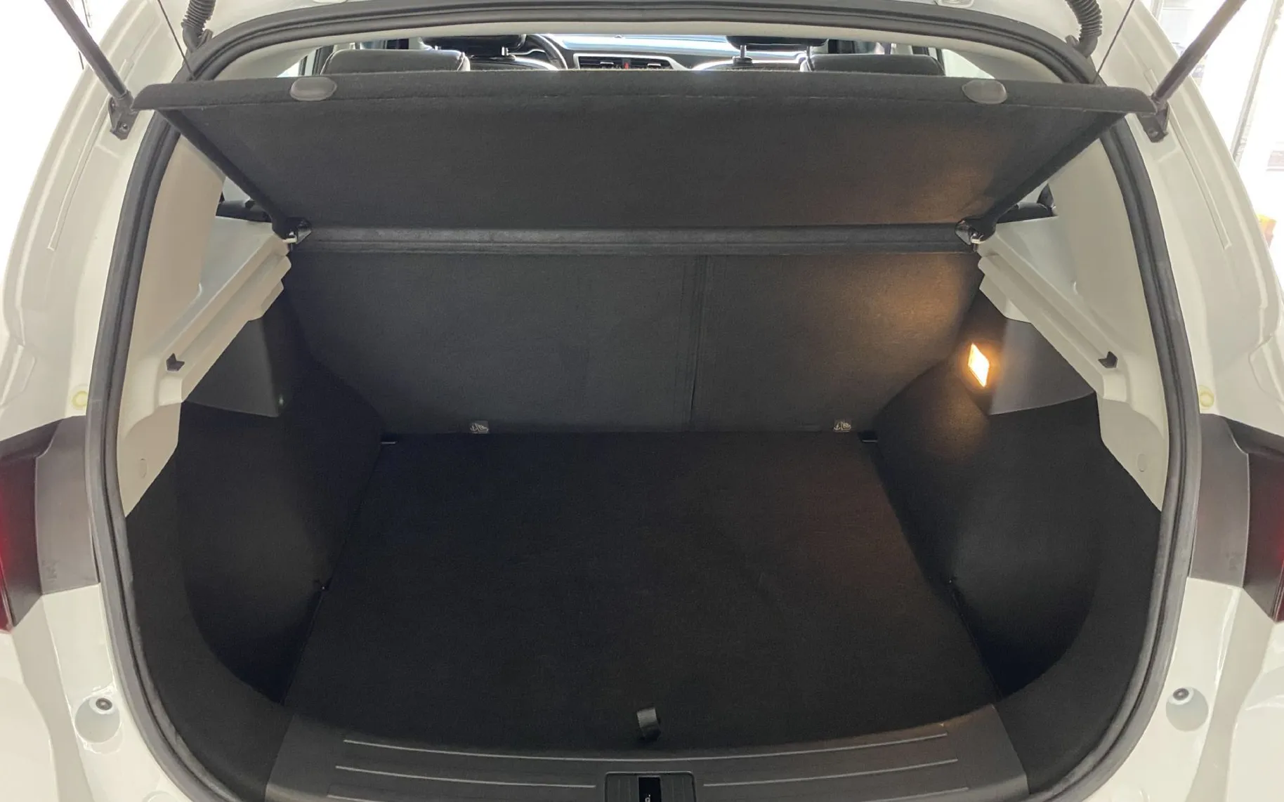 Notranja slika - MG ZS EV - d Luxury 5d 130kW.NEMŠKI.LED.NAVI.KAMERA. - 18