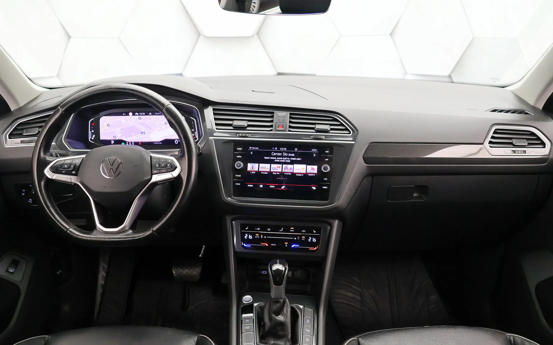 Zunanja slika - Volkswagen Tiguan - 2.0 TDI 4-Motion DSG Elegance 200KM - 7