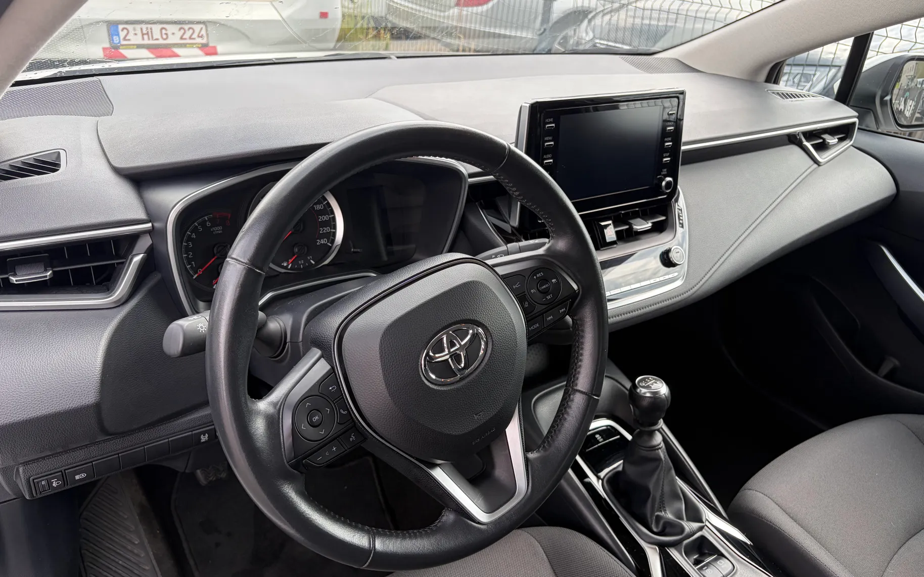 Notranja slika - Toyota Corolla - 1,6 VVT-i Luna - 6
