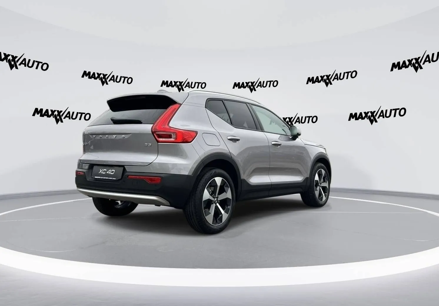 Zunanja slika - Volvo XC40 - B3 P Core AT DCT 3 leta garancije + 3 servisi... - 5