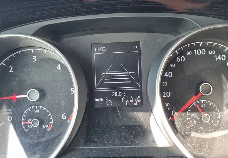 Zunanja slika - Volkswagen Touran - 1.6 TDI BMT Comfortline DSG 7 SEDEŽEV.SERVISNA - 11