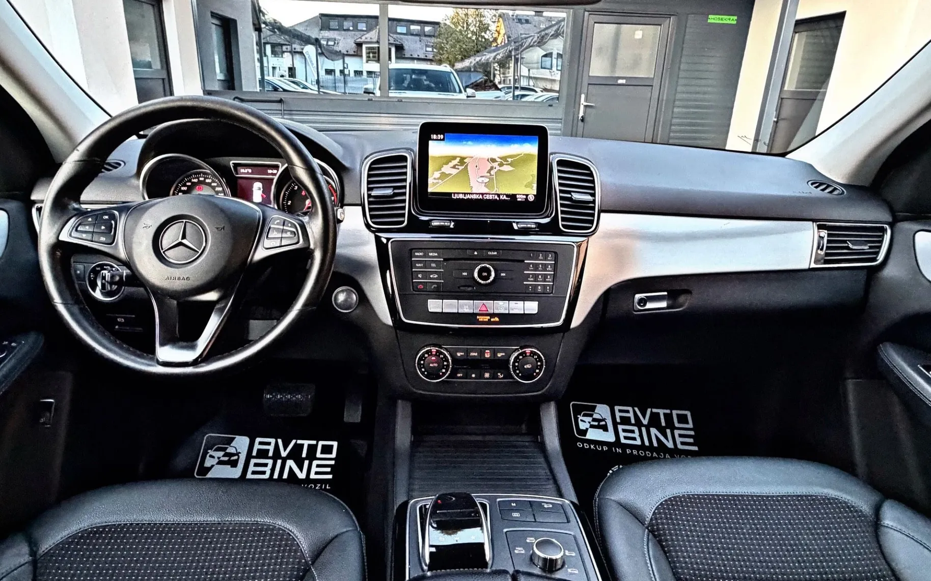 Notranja slika - Mercedes-Benz GLE-Razred - GLE 250 d 4MATIC Avt.•360•LED•NAVI•9G•KOT NOV.. - 10