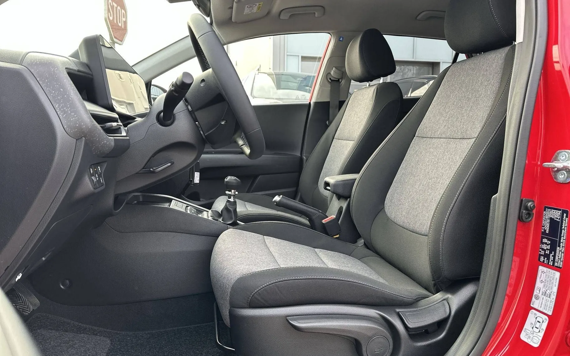 Notranja slika - KIA Stonic - 1.0 T-GDi EX Pulse M T... - 10