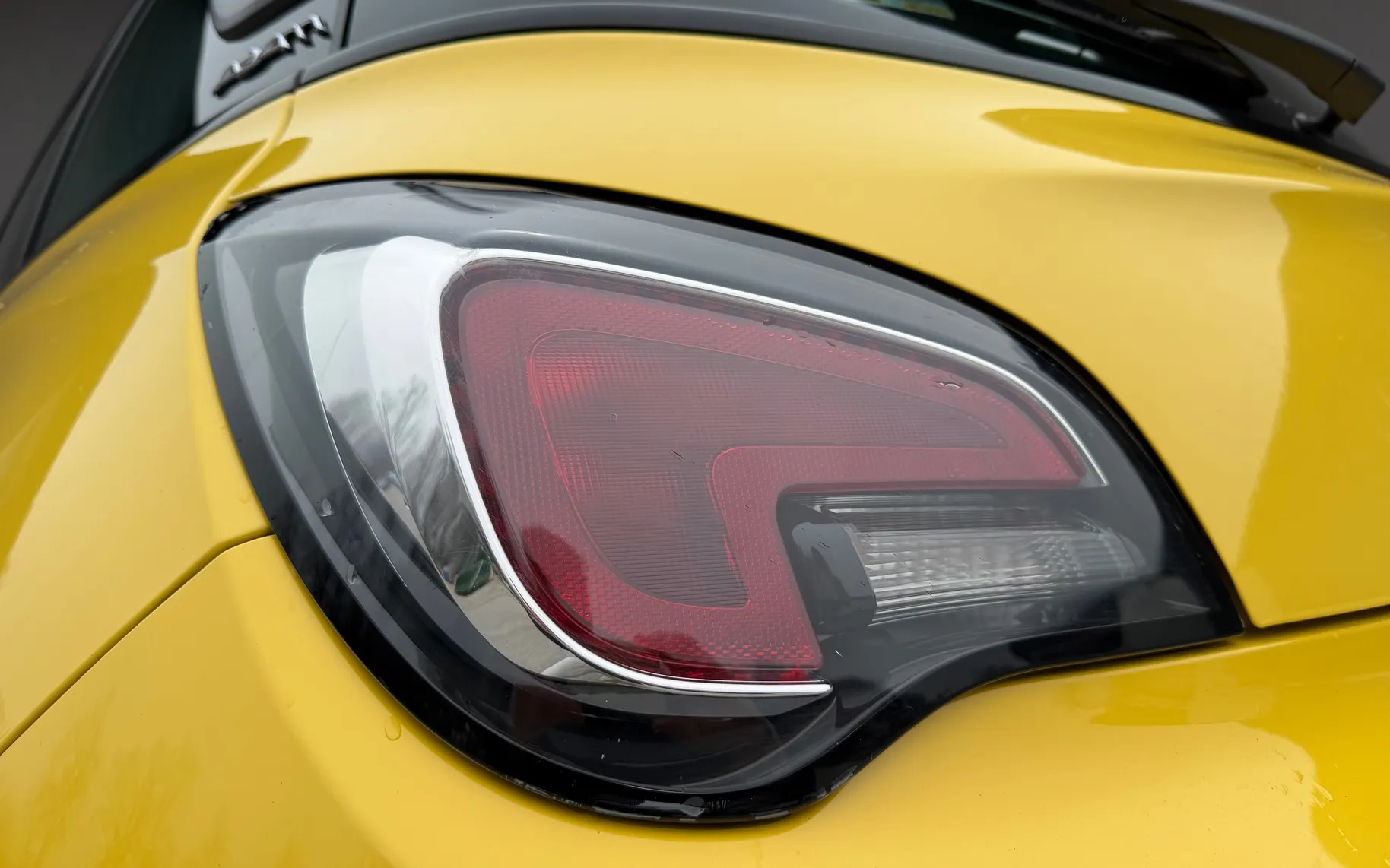 Zunanja slika - Opel Adam - 1.4 BLACK JACK • 1.LASTNICA • SLO. VOZ. • TEMPOMAT - 9