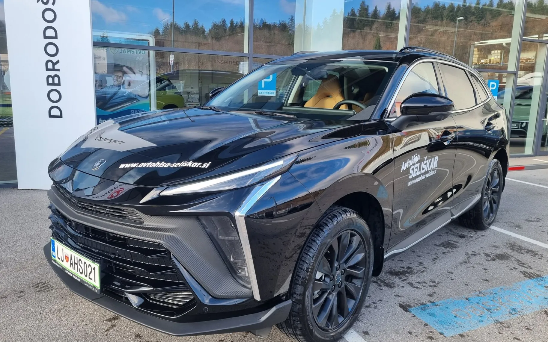 Zunanja slika - Forthing Forthing T5 EVO - T5 Evo MY2025 1.5 T-GDI AVTOMATIK + TOP OPREMA - RABLJENO - 1