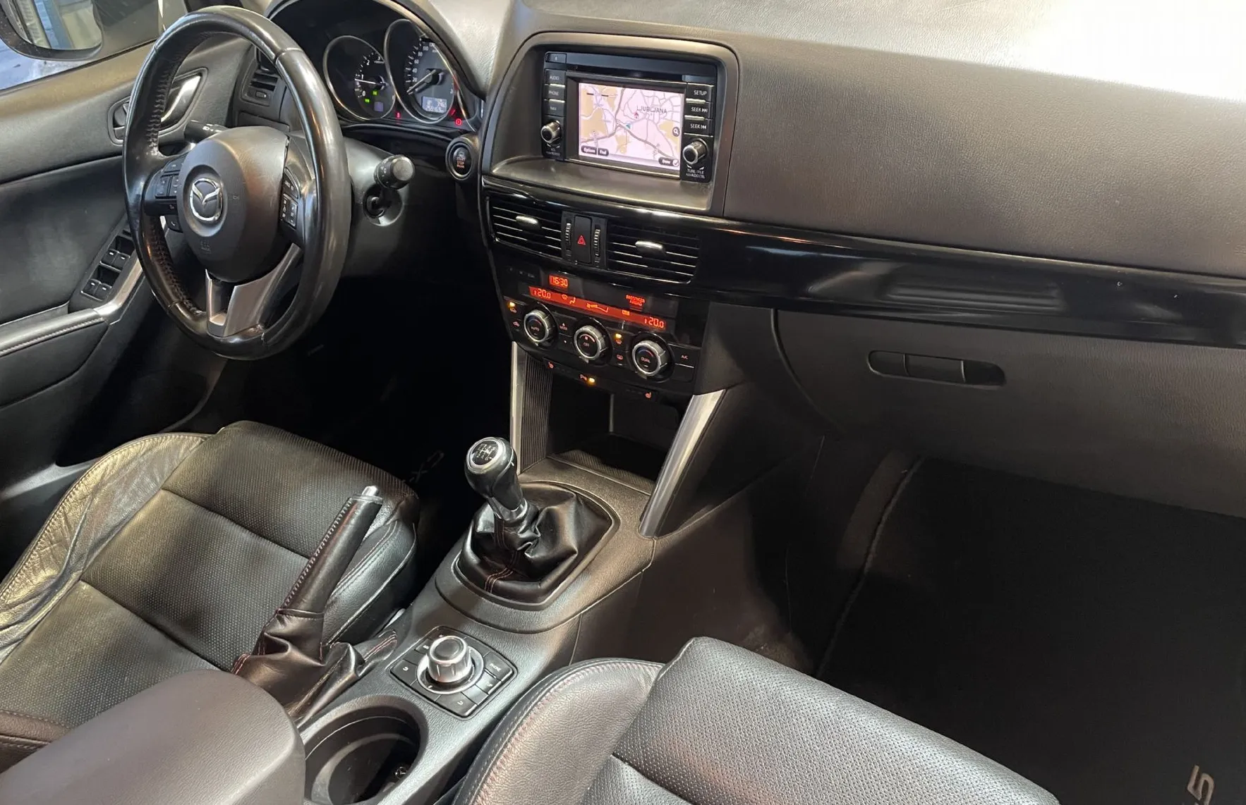 Zunanja slika - Mazda CX-5 - KEYLESS-NAVI-4X4-MEMORY-USNJE-GRETJE-BOSE-ALU-LED - 12