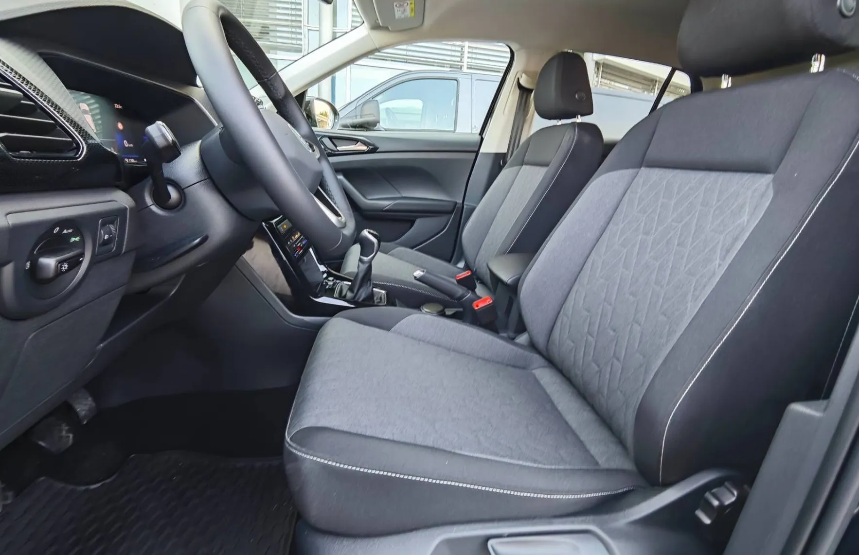 Zunanja slika - Volkswagen T-Cross - 1.0 TSI 4ALL 85  115  |TAKOJŠEN PREVZEM| - 7