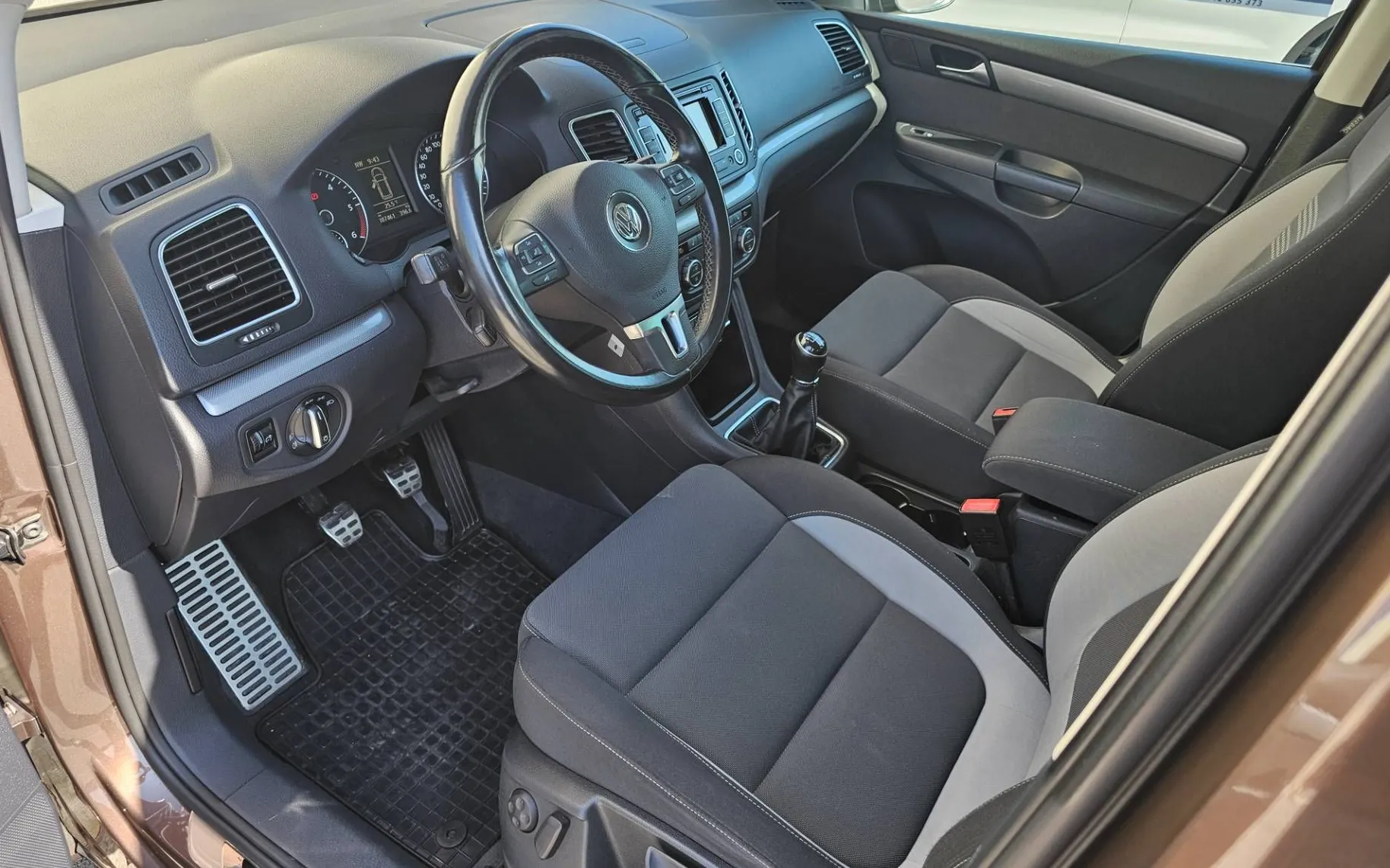 Zunanja slika - VW Sharan - 2.0 TDI CL 103kW XENON.KLJUKA.EL.VRAT.EL.PRTLAŽN.. - 11