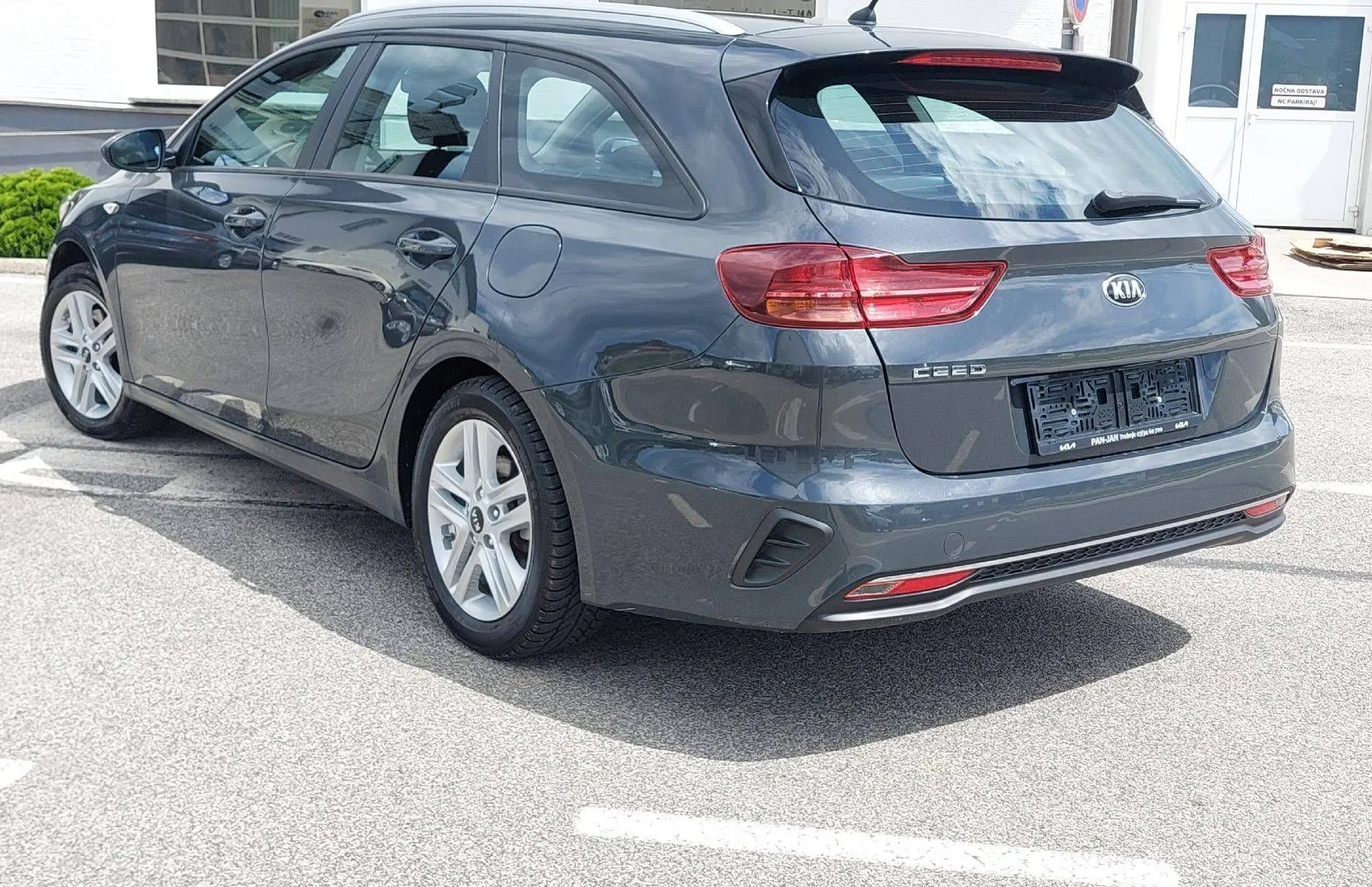 Zunanja slika - KIA Ceed - SW Dizelski 1.6 CRDi LX Urban - 4