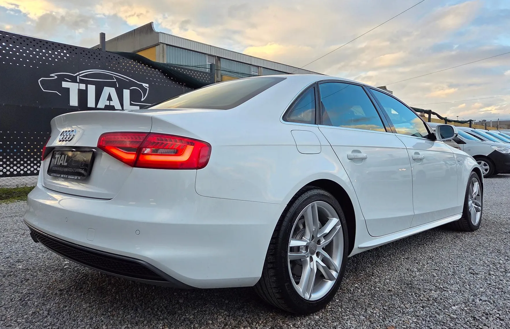 Zunanja slika - Audi A4 - 2.0TDI-S LINE-LED-XENON-ALU-PDC-SLO-1.LASTNIK... - 5
