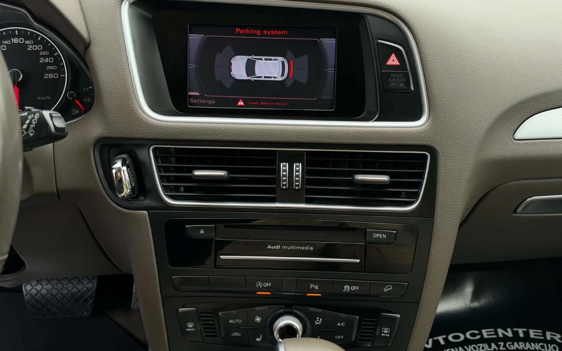 Notranja slika - Audi Q5 - 2.0 TDI-Q-4X4-AUT-XENON-LED LIZING ZA TUJCE - 11