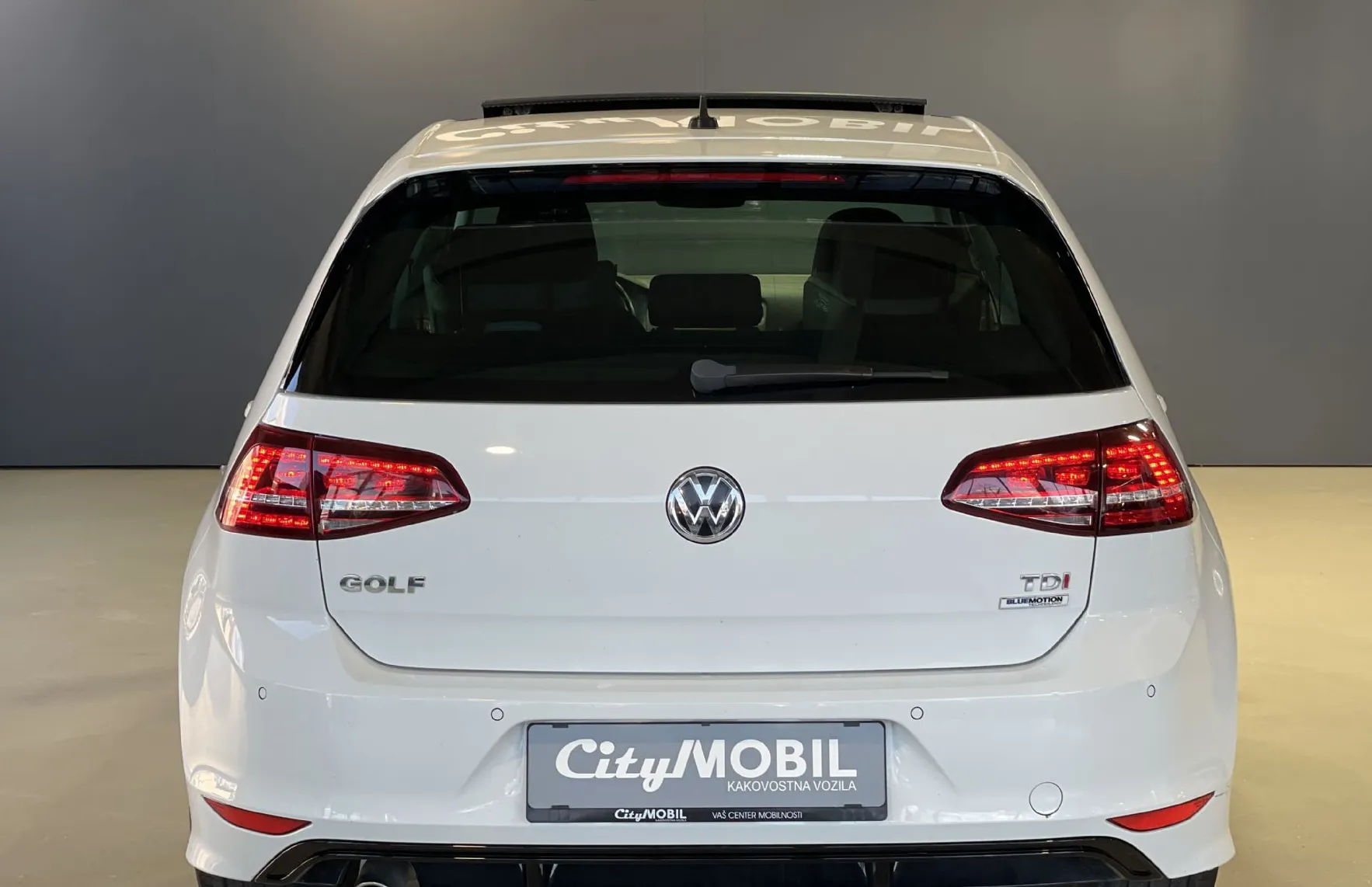 Zunanja slika - VW Golf - 1.LASTNIK-R LINE-PANORAMA-KAMERA-LED-TEMPOMAT-ALU - 7