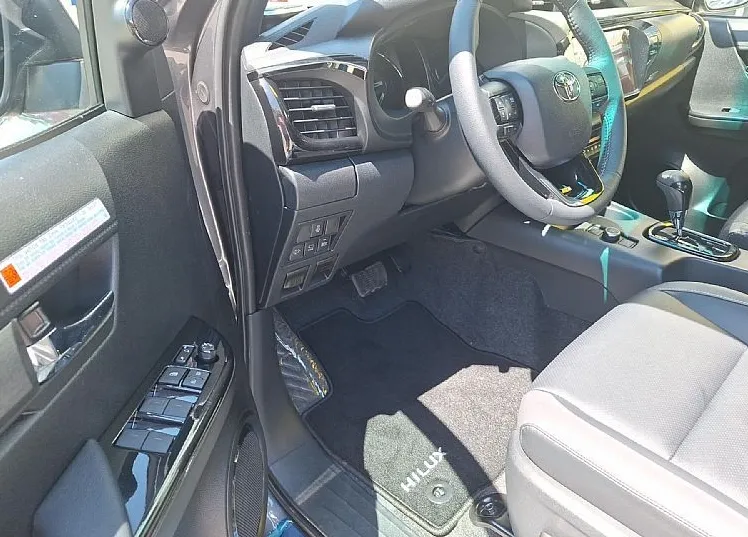 Zunanja slika - Toyota Hilux - MY25 2.8 D-4D HYBRID 48V DC A T6 INVINCIBLE - 10