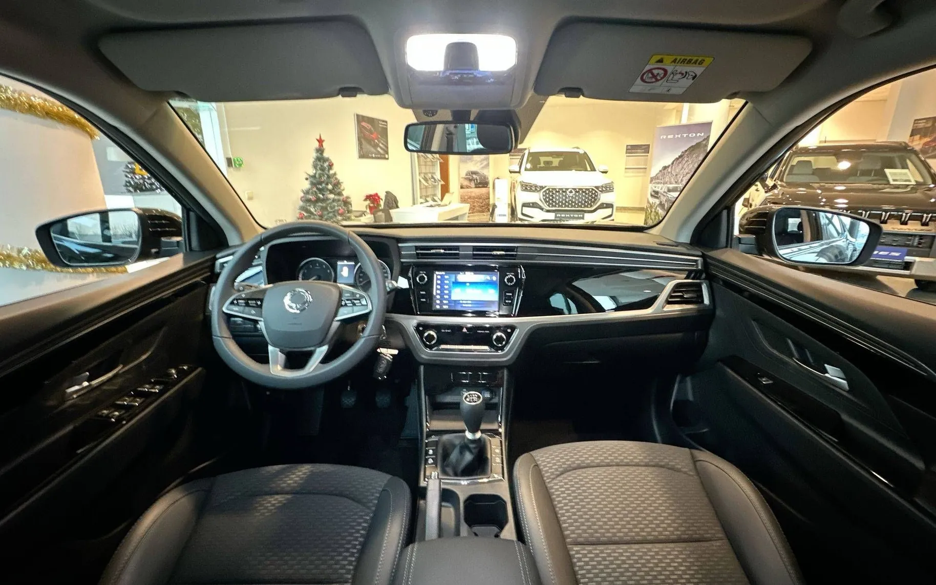 Notranja slika - SsangYong Korando - 1.5 T-GDi Style 2WD MT... - 12
