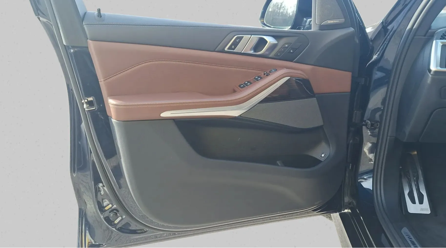 Zunanja slika - BMW X5 - serija : xDrive50e M-sport. HUD. zračno. individual. pano. - 15