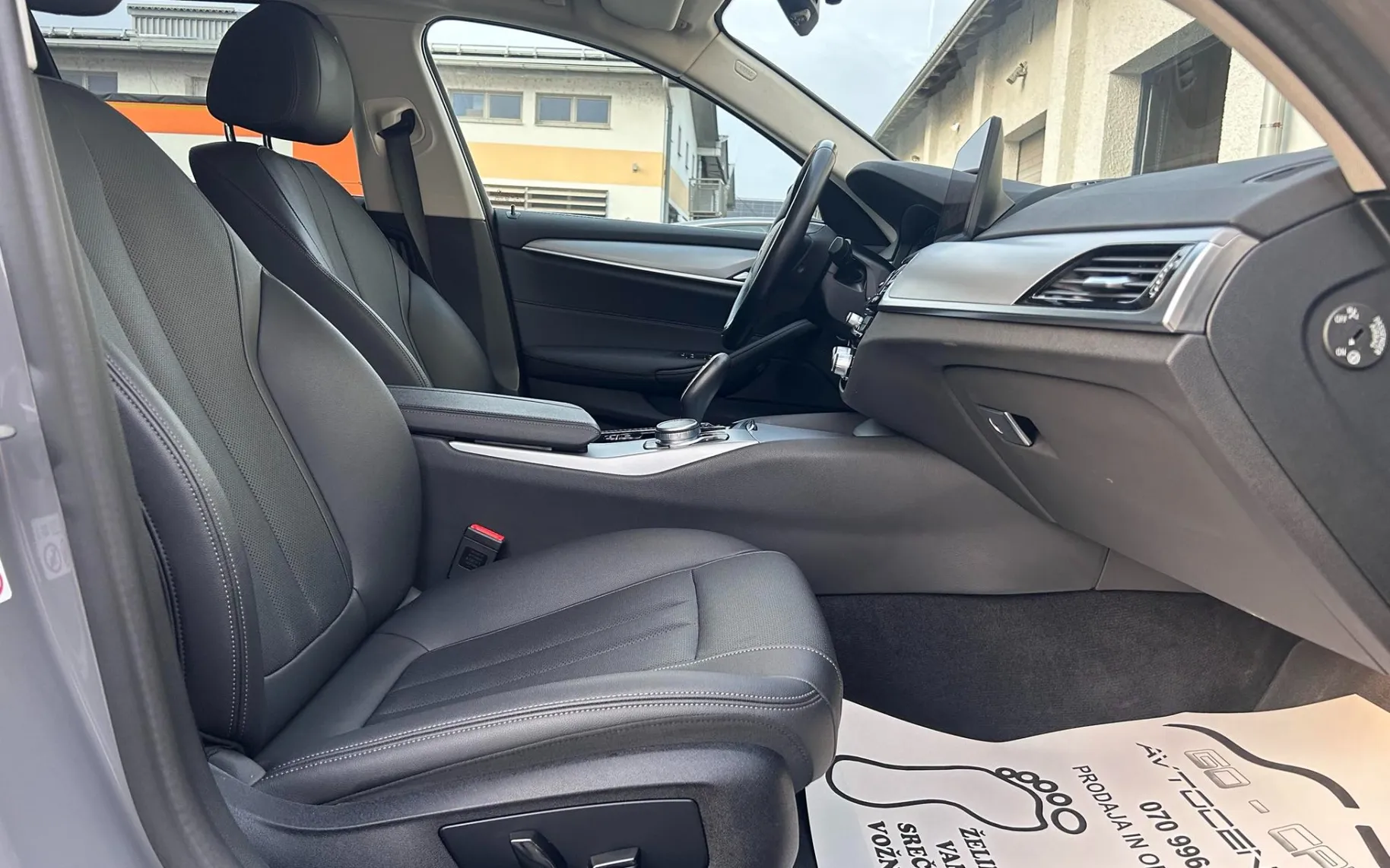 Zunanja slika - BMW Serija 5 - 5 Series Touring 520D AUT. - 10