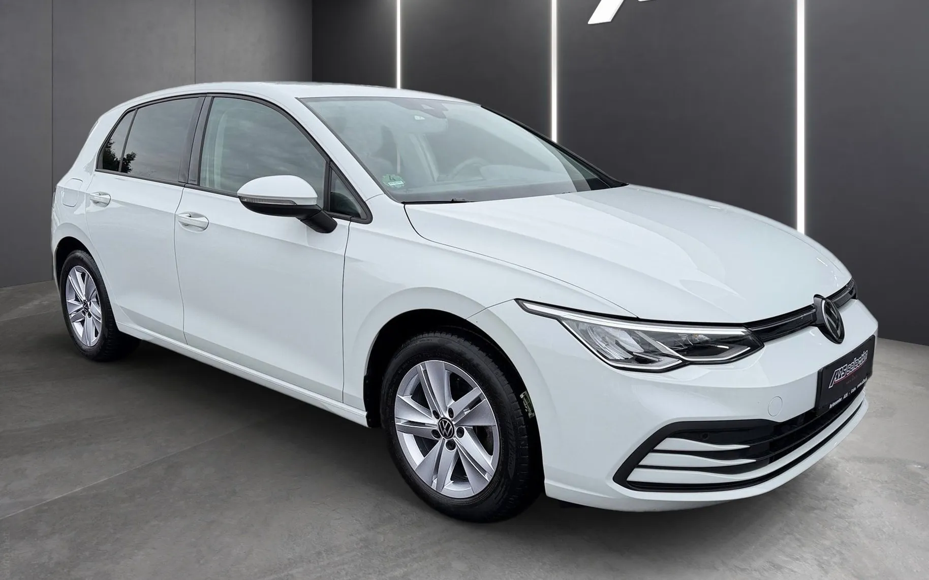 Zunanja slika - Volkswagen Golf - 1.5 eTSI DSG Life-LED-ACC-PDC-Navi AppConnent.... - 2