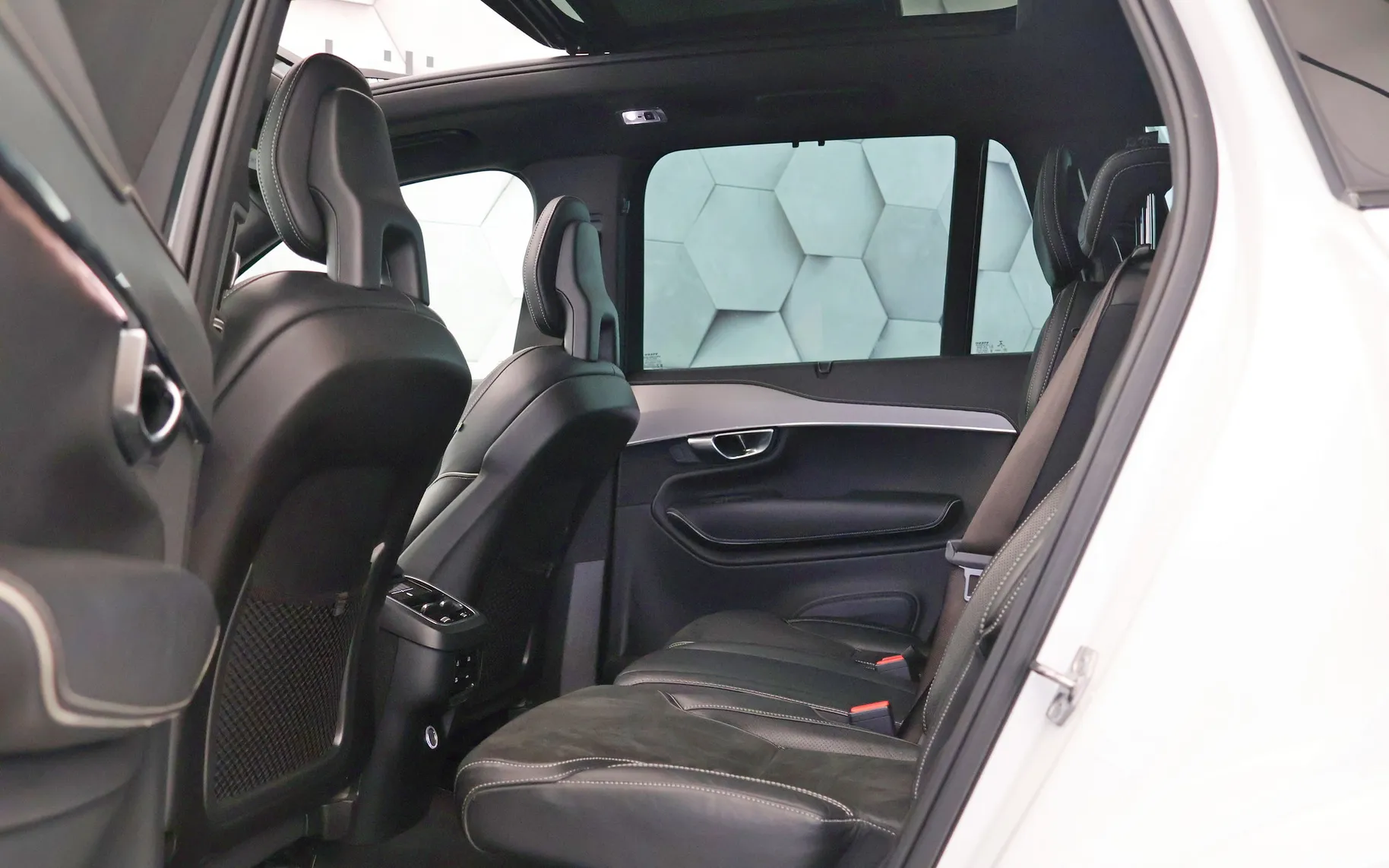 Zunanja slika - Volvo XC90 - B5D 2.0d AWD Geartronic R-Design 235KM - 10
