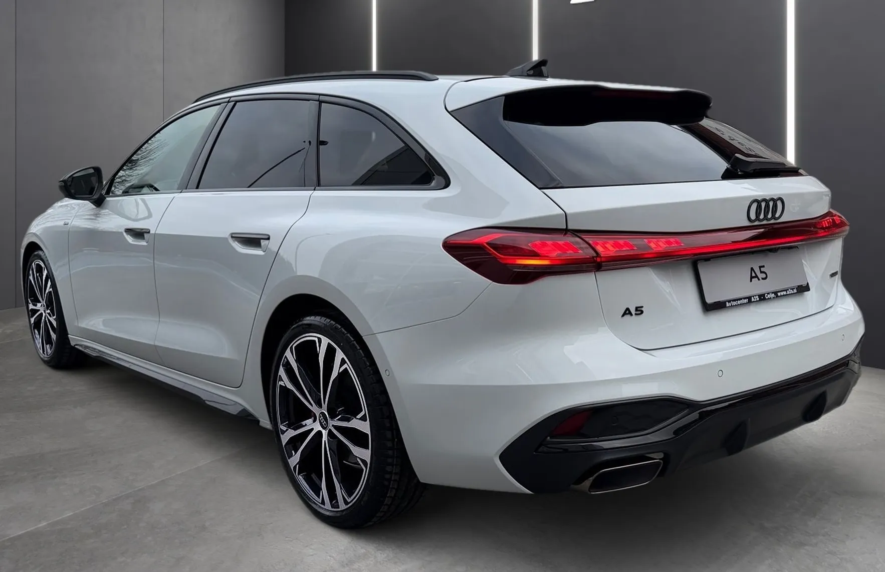 Zunanja slika - Audi A5 - Avant TFSI quattro 150kW S tronic - 4