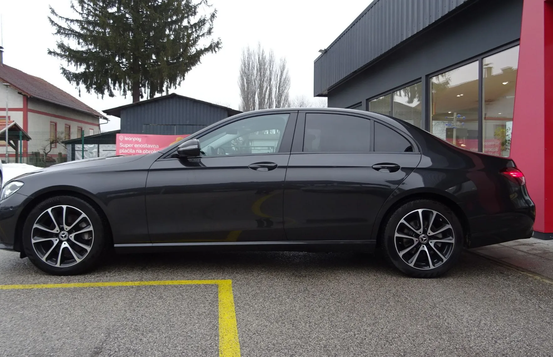 Zunanja slika - Mercedes-Benz E-Razred - E 220 d 9G TRONIC 200KM - LED - NAVI - 18 COL - - 4
