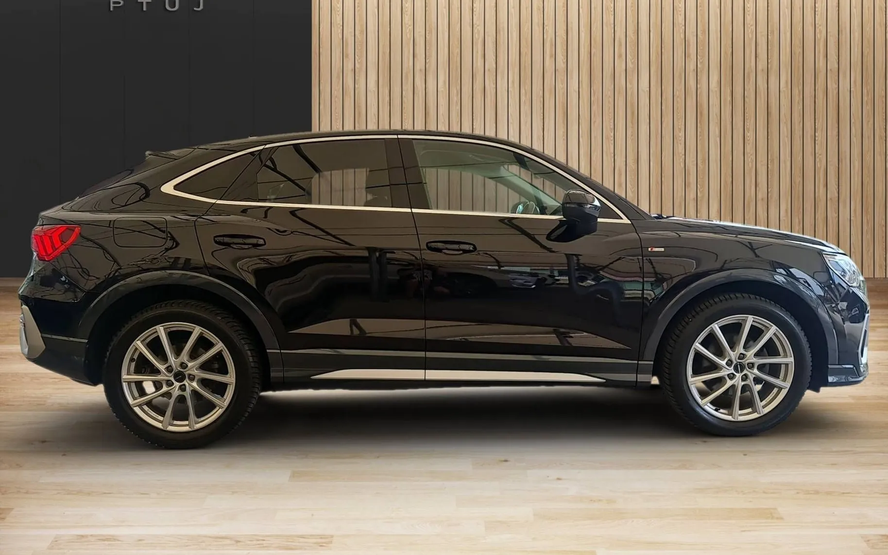 Notranja slika - Audi Q3 Sportback - 35 TFSI S line S tronic  Matrix   Virtual   Kamera - 7