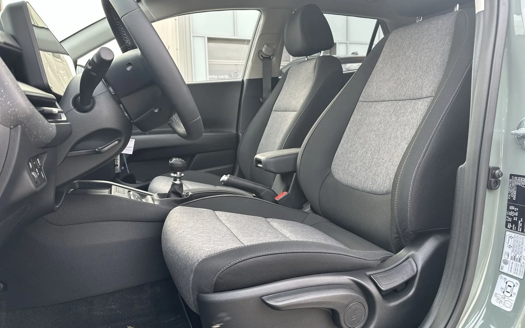 Notranja slika - KIA Stonic - 1.0 T-GDi EX Pulse M T - 12