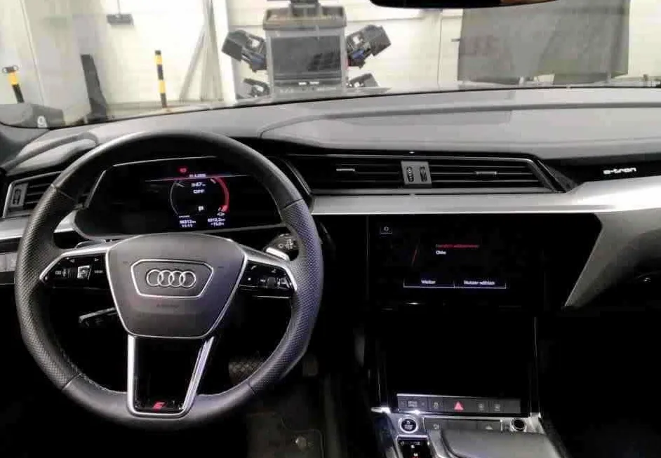 Zunanja slika - Audi e-tron - S line quattro 55.NEMŠKI+4ALU.KAMERA.KLJUKA.KAMERA - 7