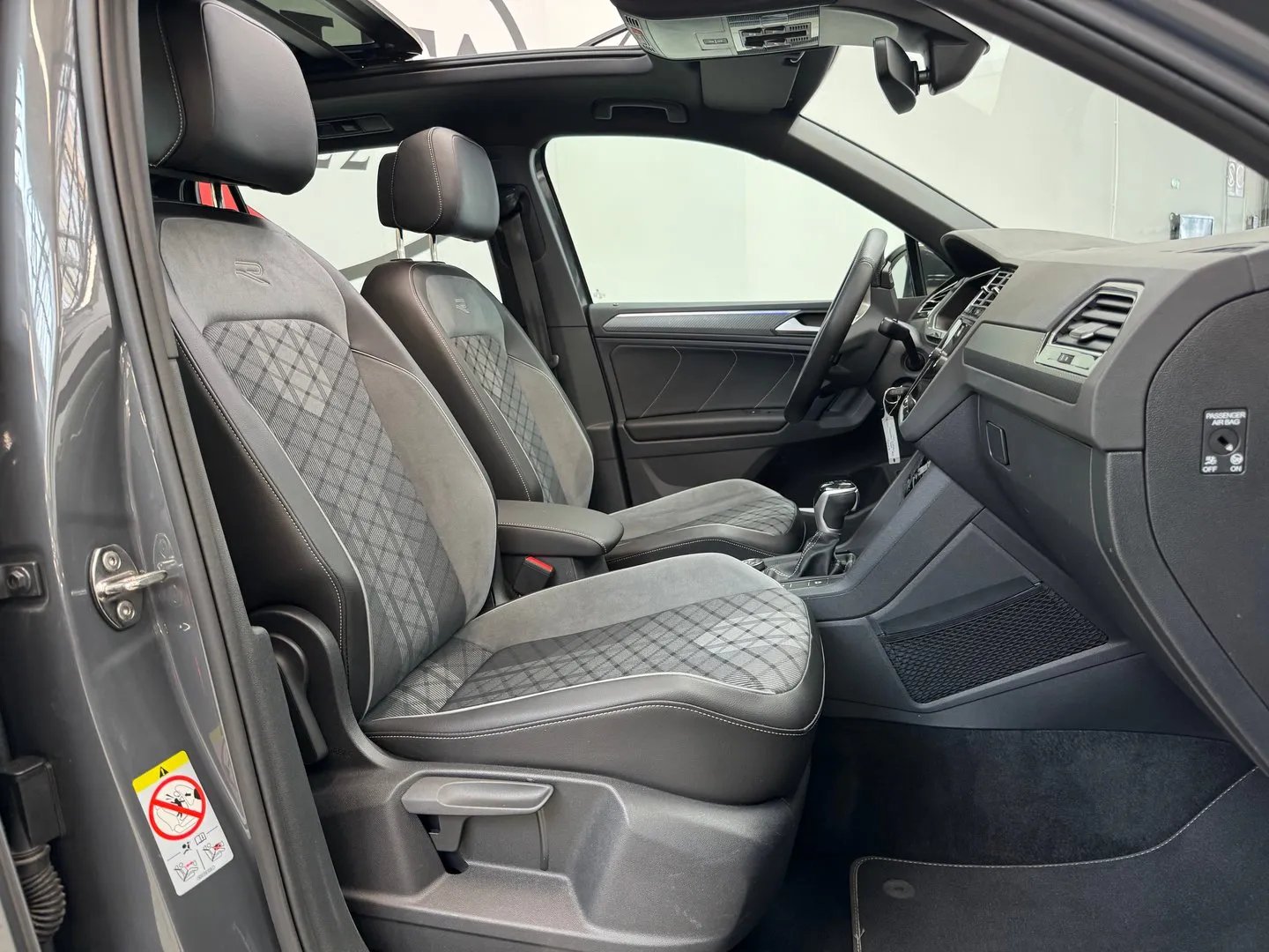 Zunanja slika - Volkswagen Tiguan - R-Line 2.0 TDI 4M DSG - 10