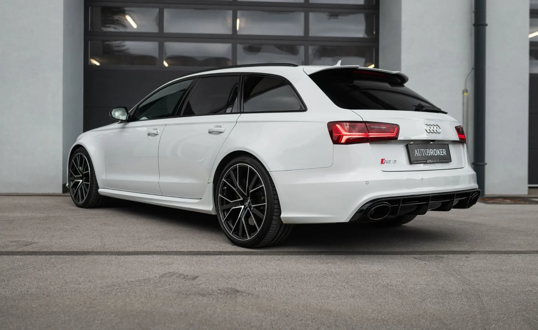 Zunanja slika - Audi RS6  - Avant PERFORMANCE KERAMIČNE ZAVORE DRC MATRIX ACC 360 BO - 7