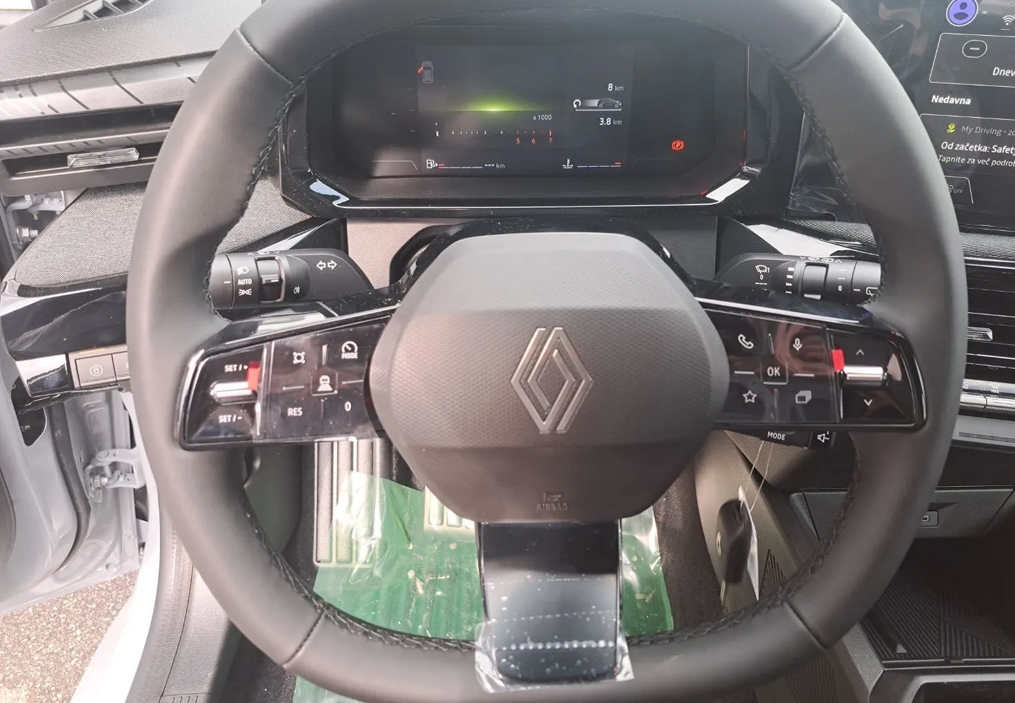 Zunanja slika - Renault Clio - evolution TCE 115 +bon za zimske gume - 10