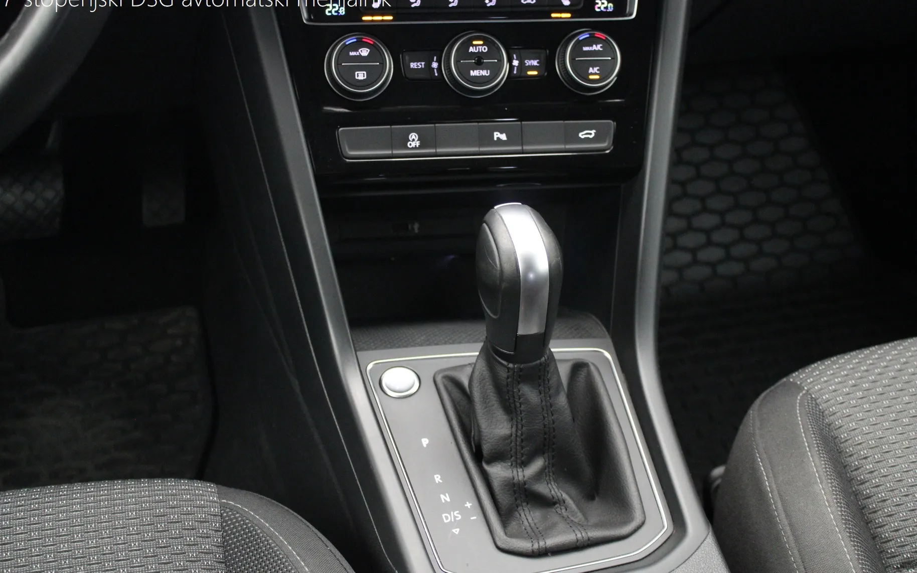 Zunanja slika - Volkswagen Touran - 2.0 TDI DSG Family 150KM - 15