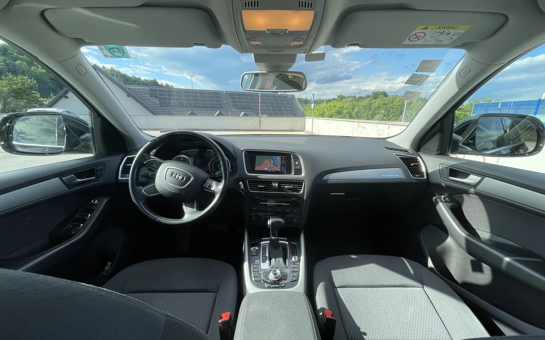 Notranja slika - Audi Q5 - Quattro 2.0. TDI Business plus - 6
