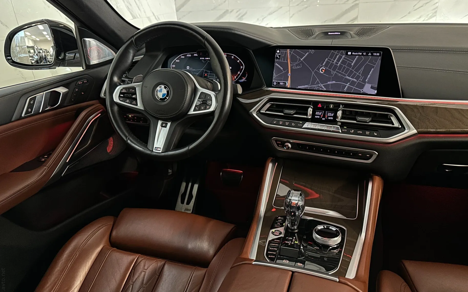 Notranja slika - BMW serija X6: - M50i|xD|SkyL|SoftC|R22|Kljuka|BowersW|ACC|HUD|360K - 10