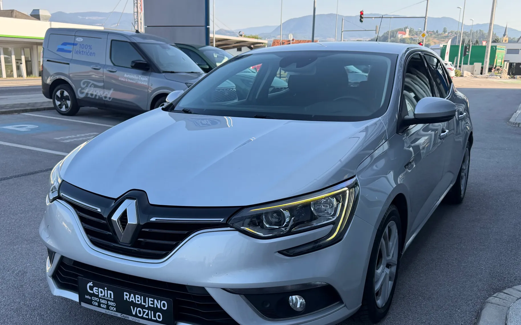 Zunanja slika - Renault Megane Limousine - BERLINE BLUE dCi 115I LED I VELIK SERVIS - 3