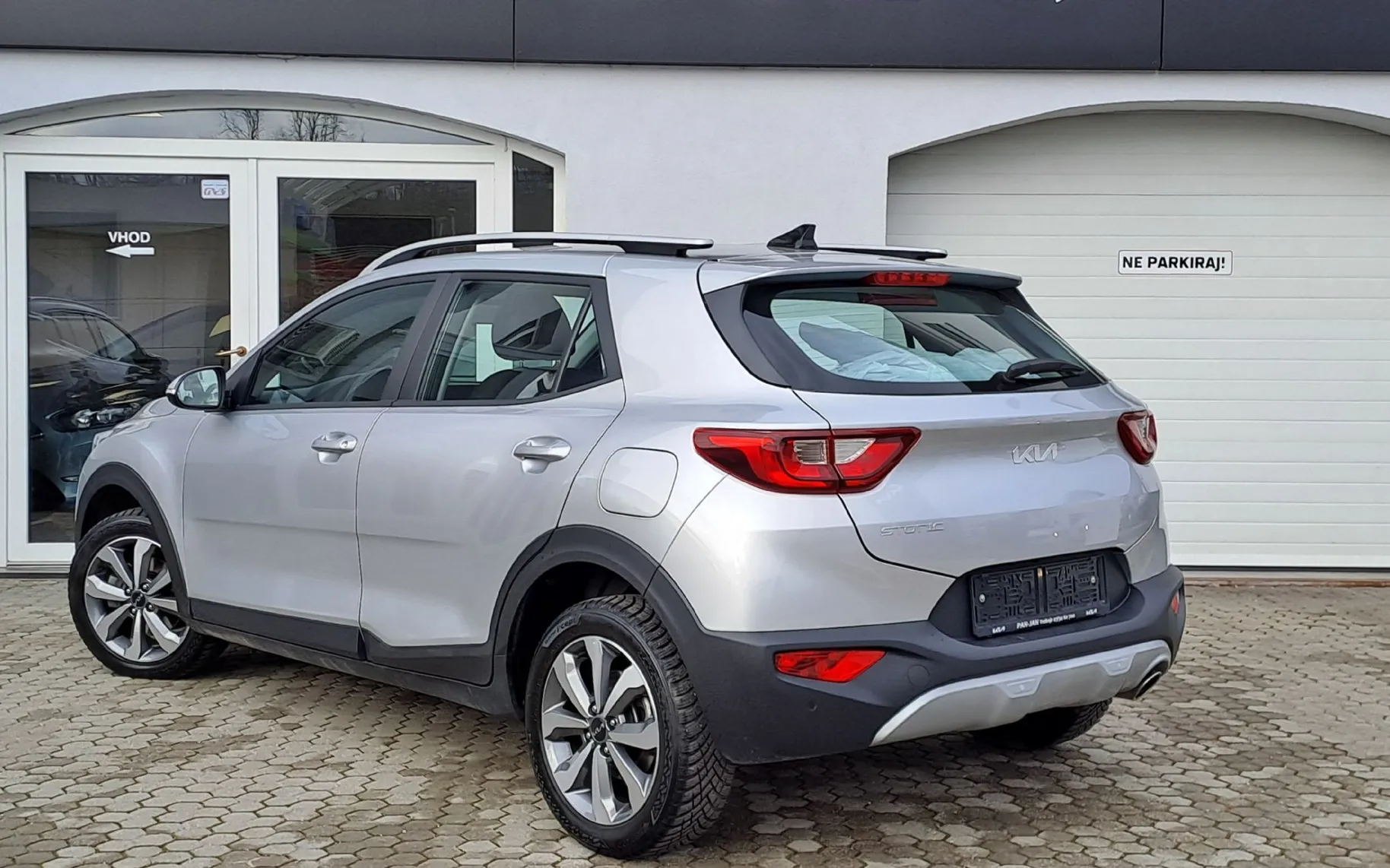 Zunanja slika - KIA Stonic - 1.0 T-GDi 73.3 kW 100 KM  EX Fresh M T - 3