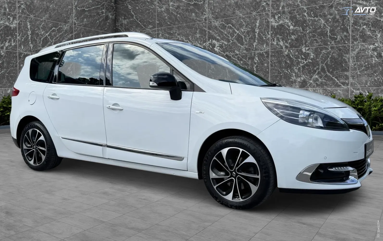 Zunanja slika - Renault Grand Scenic - Scénic 1.5dCi 110PS BOSE 7SEDEŽEV LED NAVI KAMERA ALU17 - 6