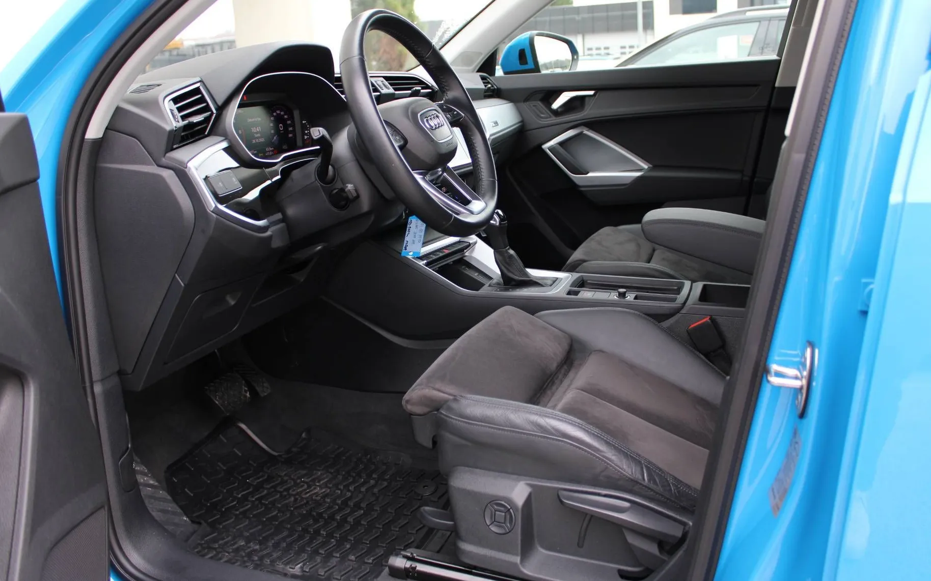 Zunanja slika - Audi Q3 - 35 TDI S tronic S-LINE LED VIRTUAL SPORT SED - 10
