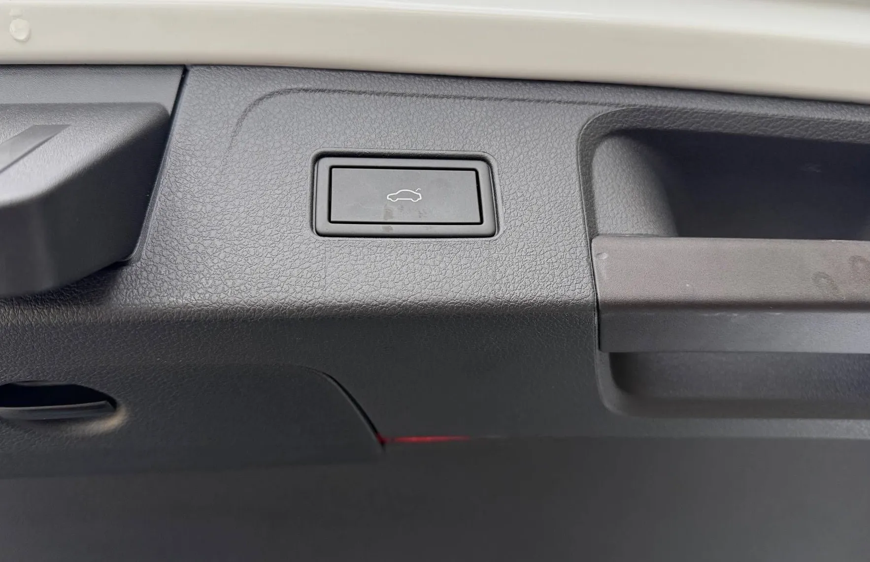 Zunanja slika - VW Passat - Variant 2.0 TDI BMT SCR avt.147kW-Matrix-Mrtvi kot ACC - 13