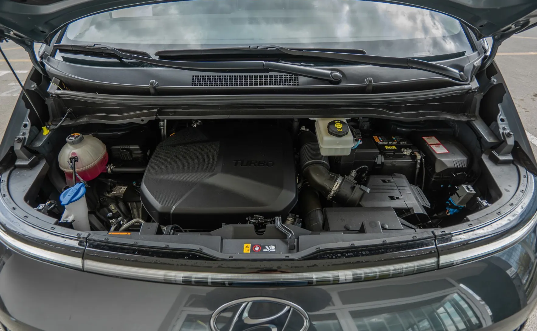 Zunanja slika - Hyundai Staria - 2.2 CRDi AUT. 4WD Signature bogata oprema - 20
