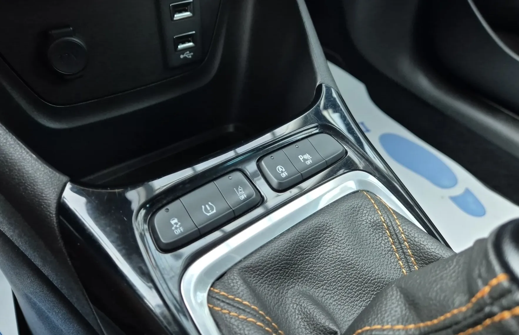 Zunanja slika - Opel Crossland X - INNOVATION 1.2 130PS M6-SLO-1.LAST-ODLIČEN - 16