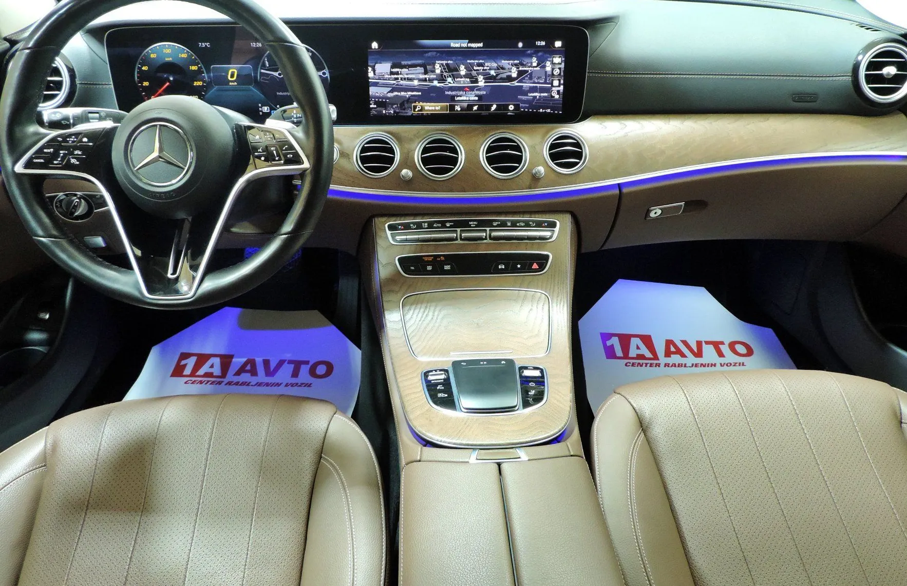 Zunanja slika - Mercedes-Benz E-Razred - E 300 de 4MATIC T  Avt. ACC-360-MRTVI KO - 13