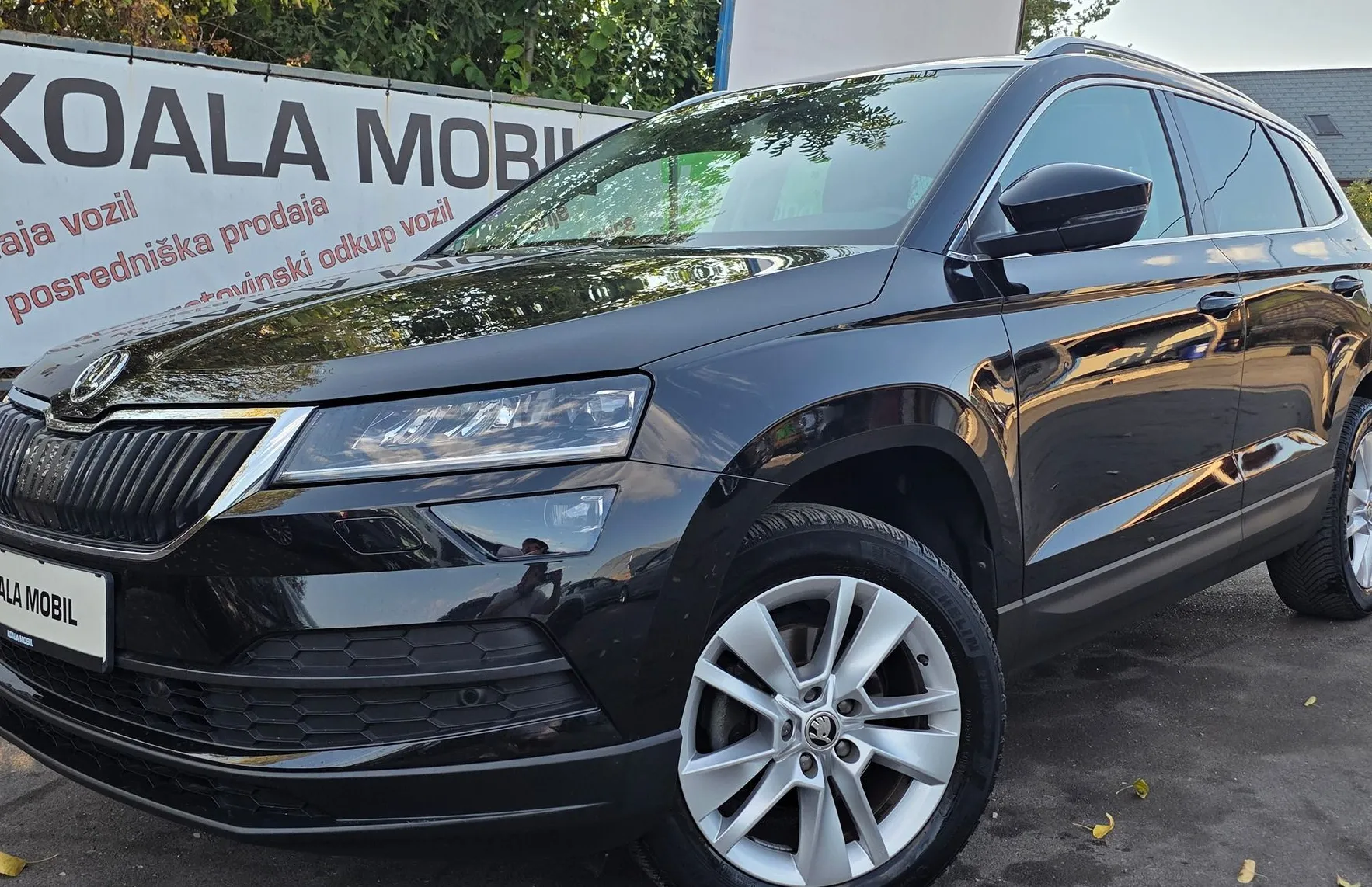 Zunanja slika - Škoda Karoq - 1.0 TSI STYLE LED-VIRTUAL-KAMERA-GRETJE SEDEŽEV - 19