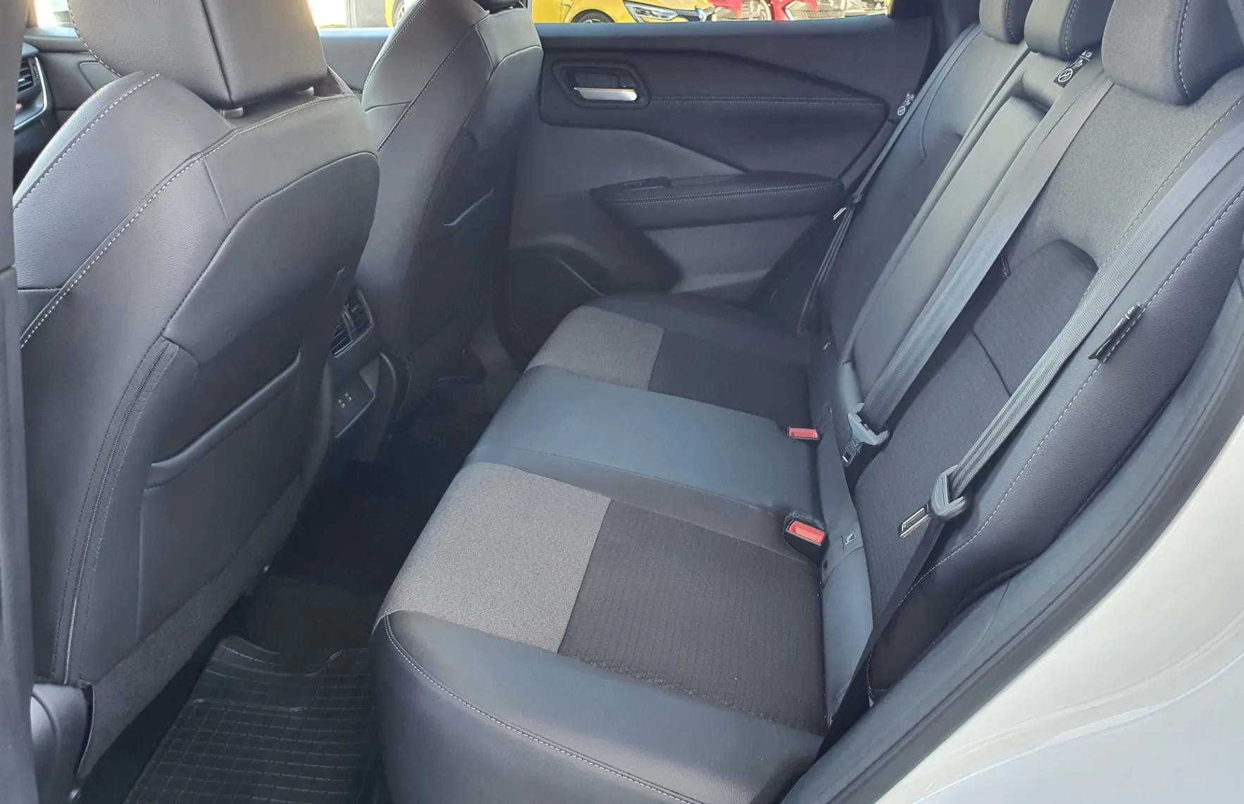Zunanja slika - Nissan Qashqai - 1.3 DIG-T MHEV N-Connecta X-Tronic - 10