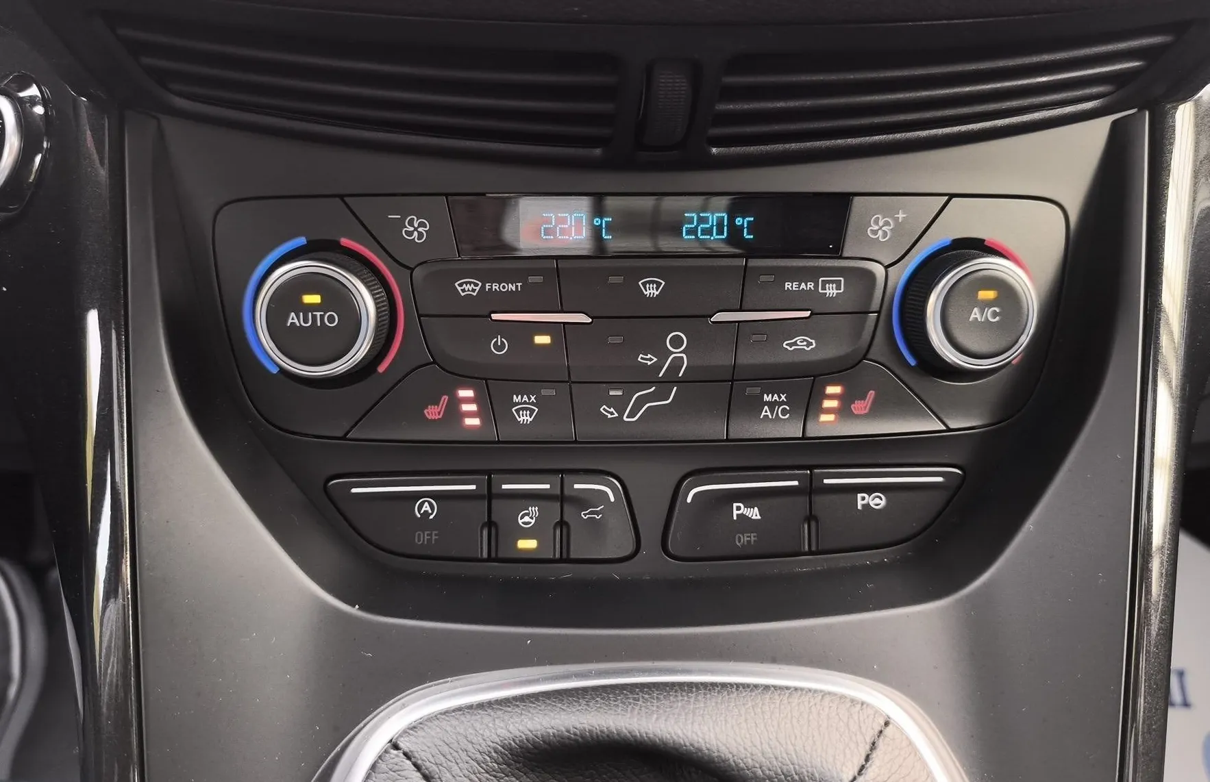 Zunanja slika - Ford Kuga - 4x2 1.5 EcoBoost M6 ST-Line - 2.LAST.- FULL OPREMA - 19