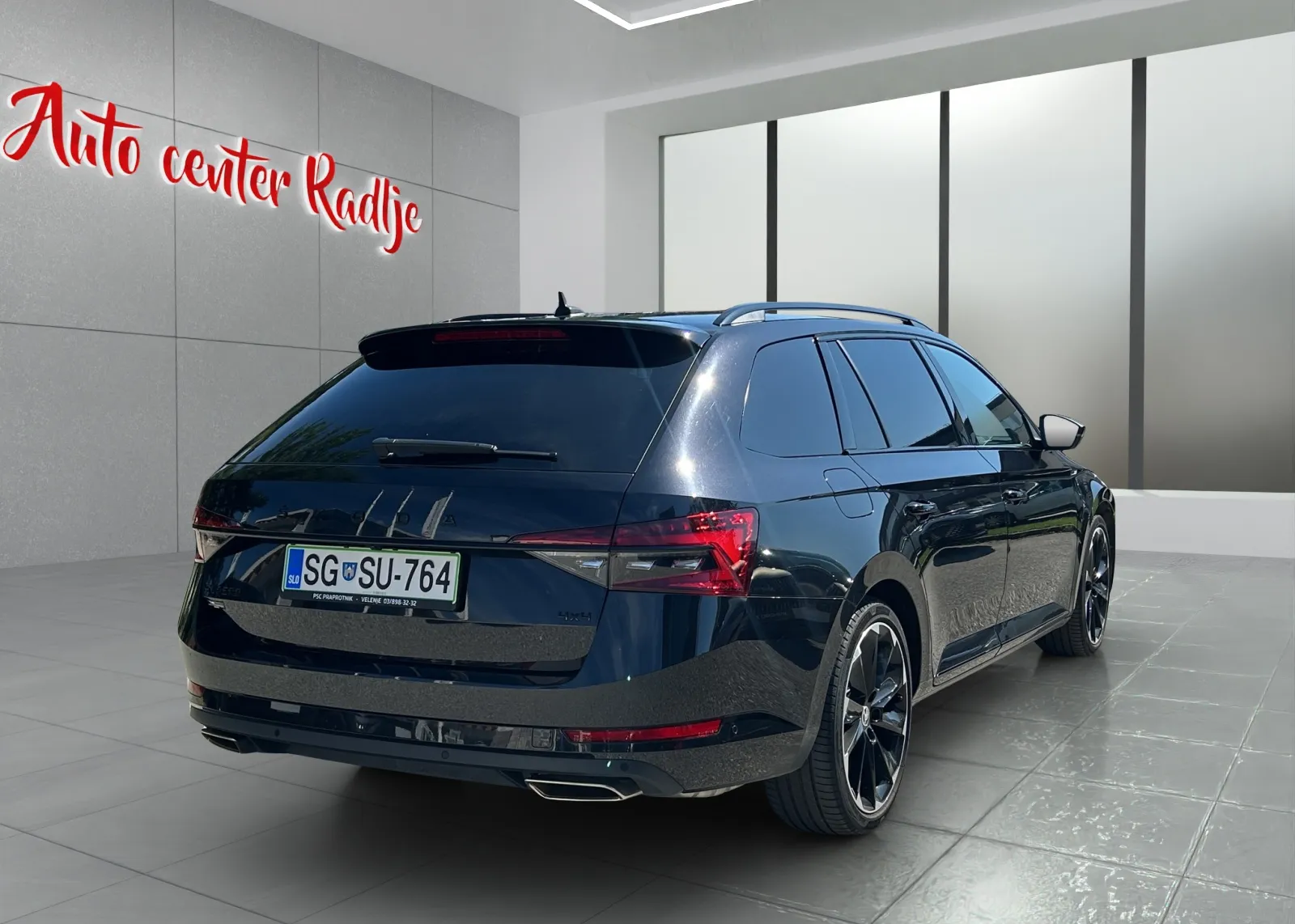 Zunanja slika - Škoda Superb - Combi 4x4 2,0 TSI DSG - 4