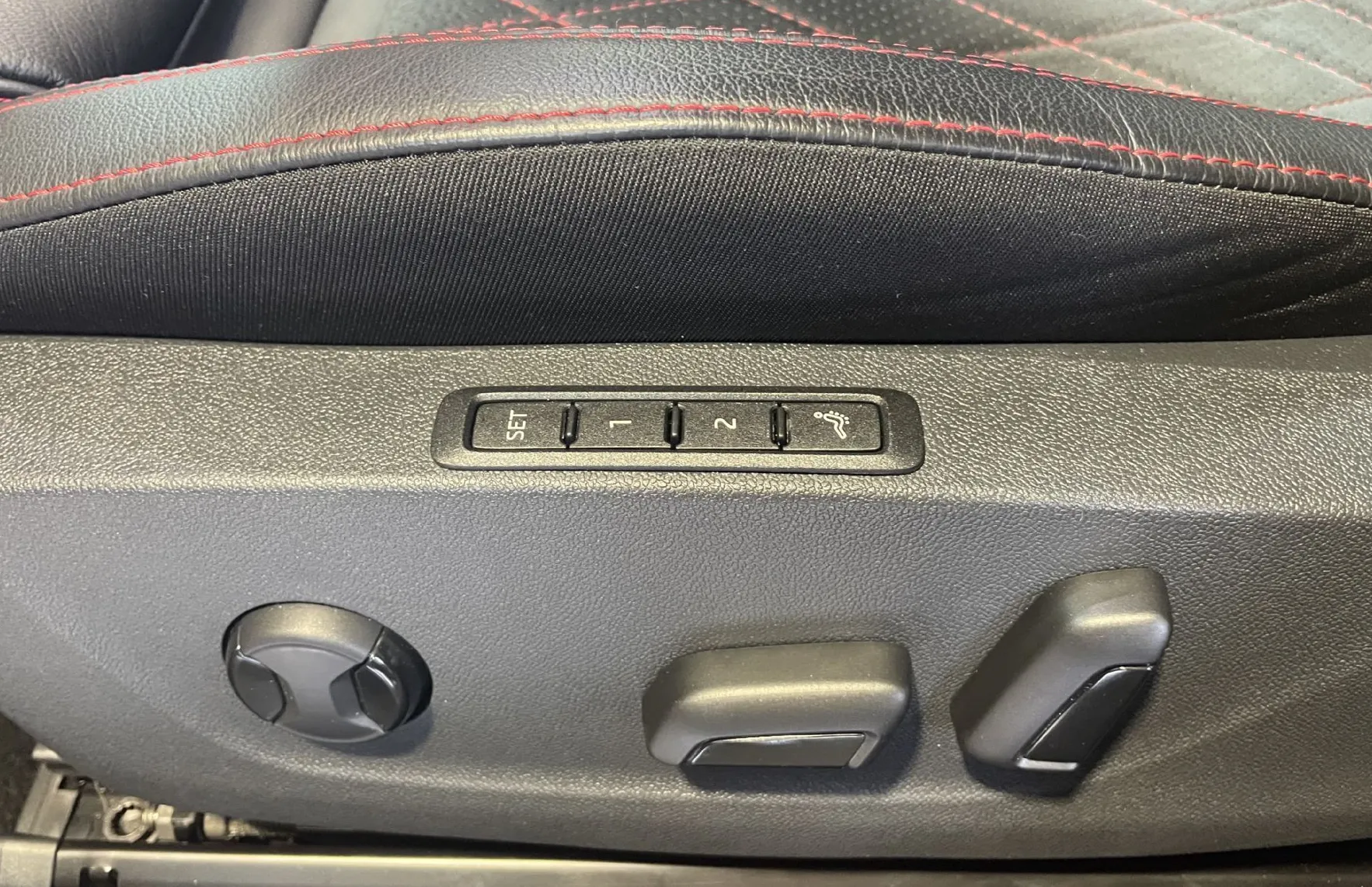 Zunanja slika - Škoda Octavia - RS-VIRTUAL-PANORAMA-NAVI-HALJENJE SED-ALCANTARA - 11