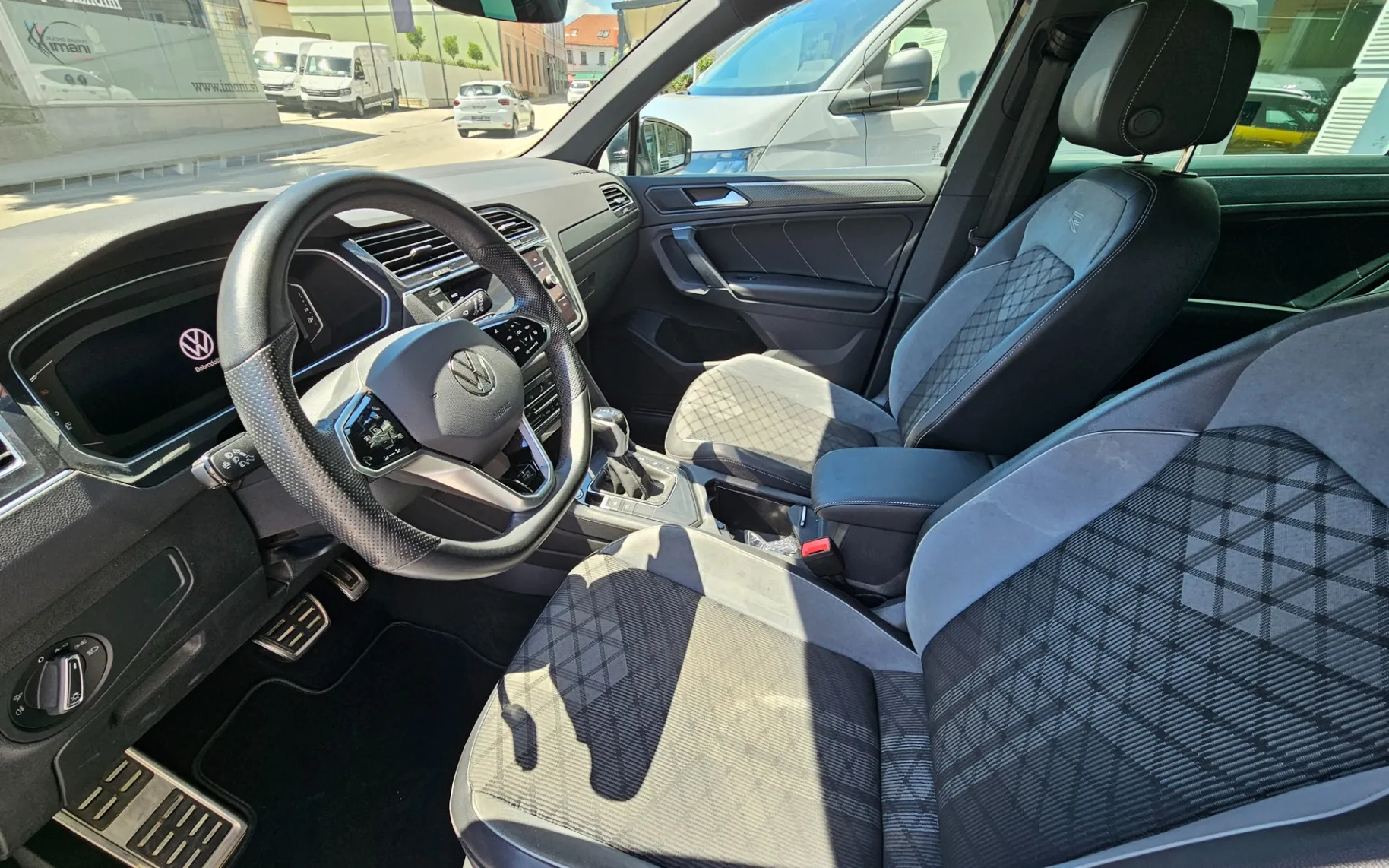 Zunanja slika - VW Tiguan - 2.0 TDI R-Line DSG - 7