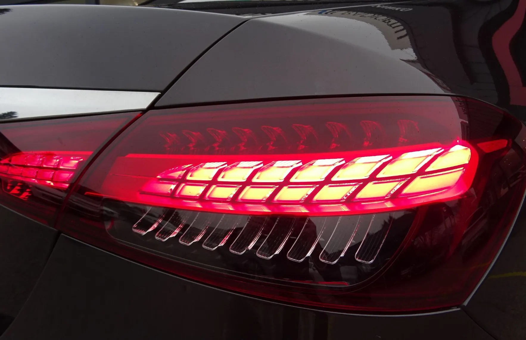 Zunanja slika - Mercedes-Benz E-Razred - E 220 d 9G TRONIC 200KM - LED - NAVI - 18 COL - - 20